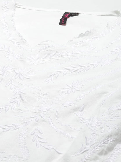 Ishin WomenS White Embroidered Crop Top