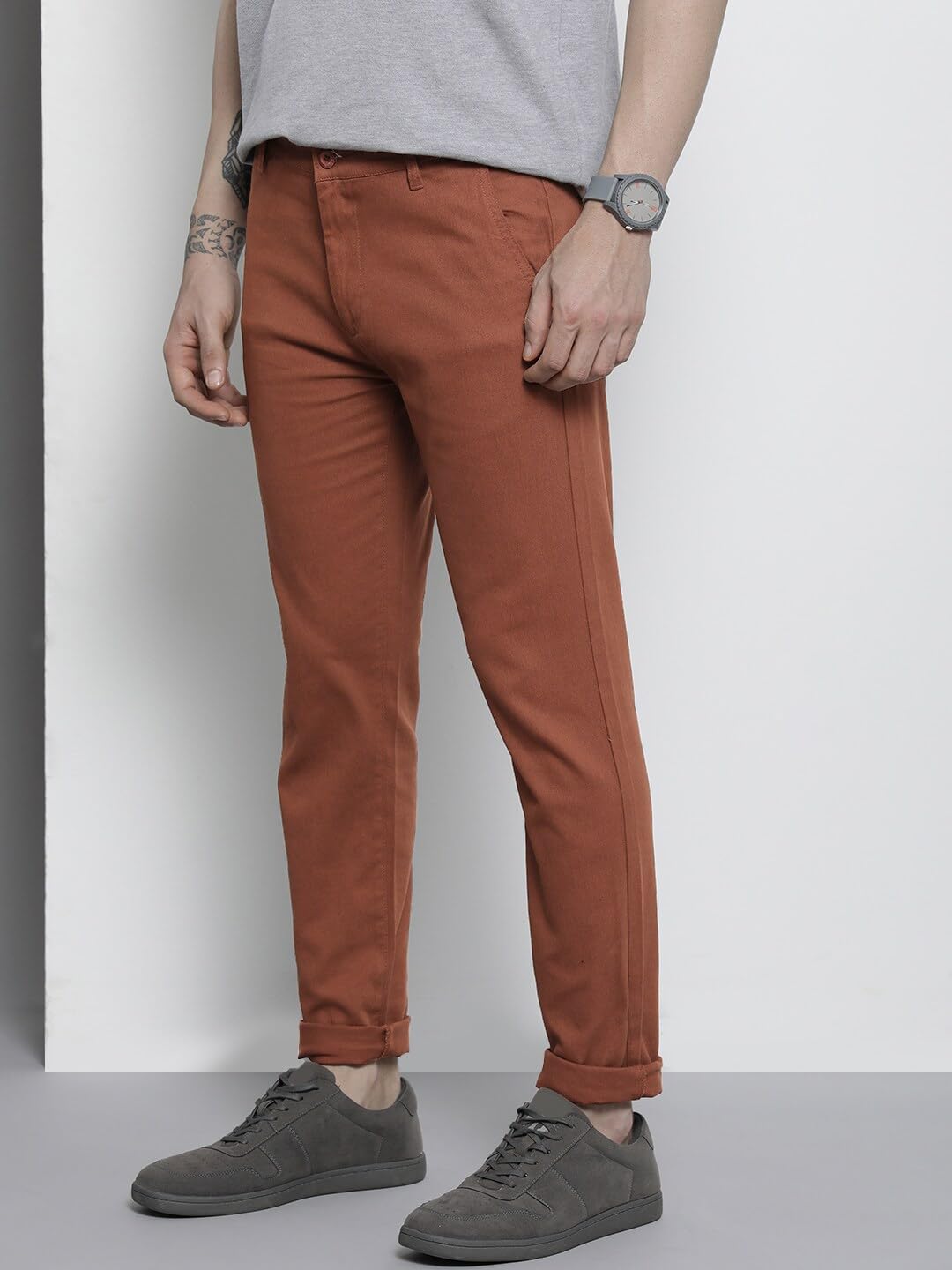 The Indian Garage Co Men Slim Fit Solid Mid-Rise Stretchable Chinos Rustic Brown