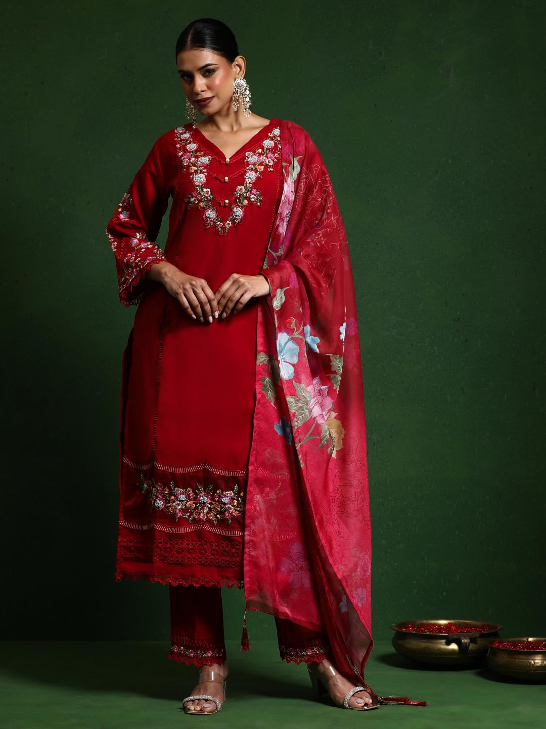 Varanga Women Floral Heavy Thread Embroidered Schffili Hem Kurta With Trouser & Dupatta