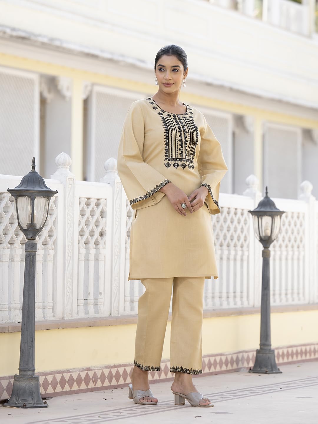 Varanga Women Beige Thread Embroidered Co-Ord Set