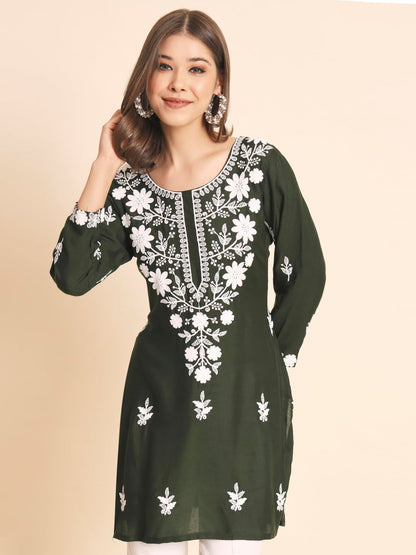 Vairagee WomenS Rayon Straight Cut Round Neck Kurta With Beautiful Lucknowi Chickenkari Work (1594)