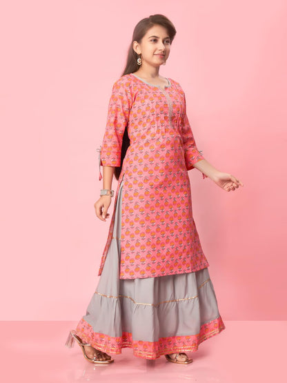 Aarika Girls Casual Wear Gajri Colour Cotton Floral Print Kurti (9-16 Years)