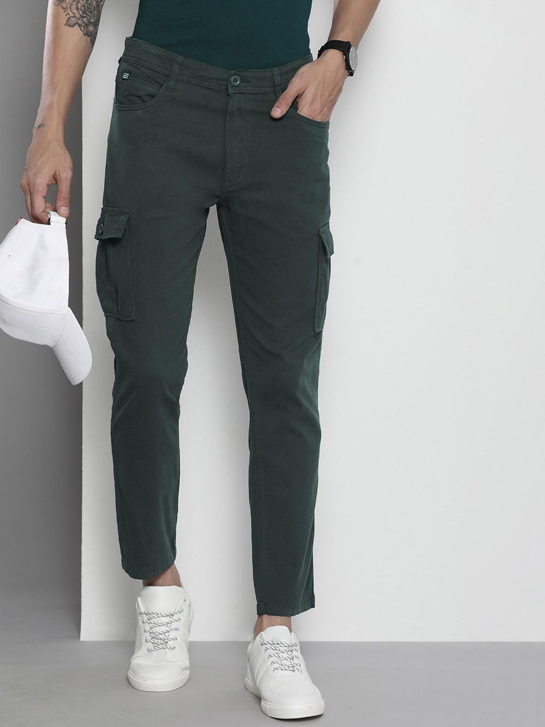 The Indian Garage Co Men Slim Fit Solid Mid-Rise Stretchable Cargos Jungle Green