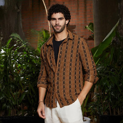 Campus Sutra Mens Chocolate Brown & Onyx Black XOXO-Tactile Shirt for Casual Wear | Spread Collar | Long Cuffed Sleeves | Butto