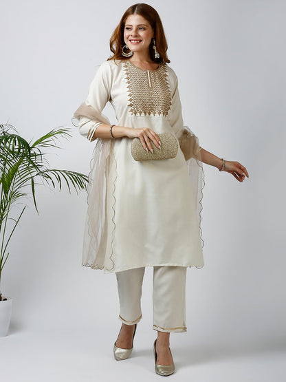 Gufrina WomenS Cotton Blend Kurta Pant With Round Neck 3/4Th Sleeves Solid Pattern Embroidery Work Regular Fit And Calf Length