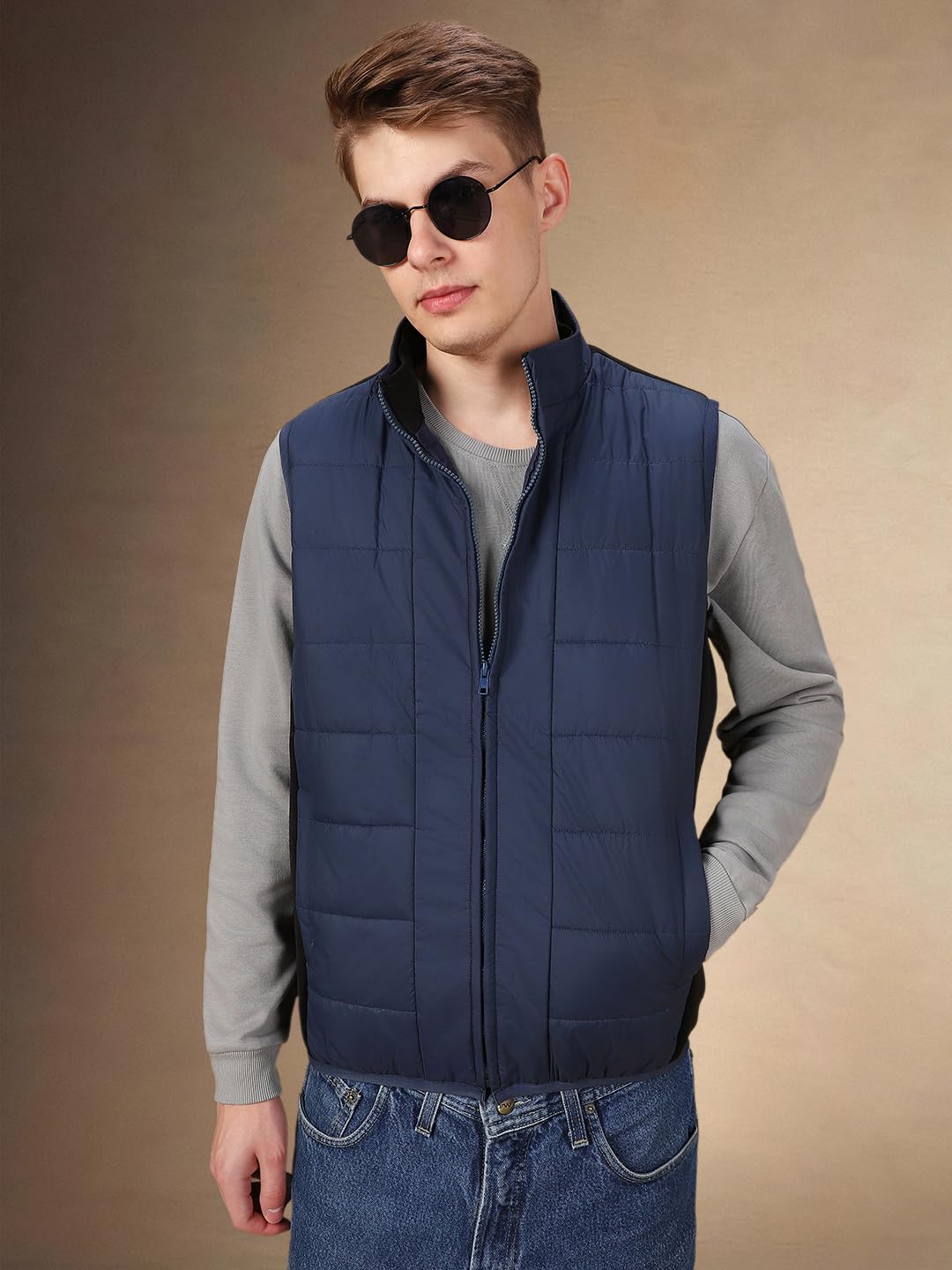 Dennis Lingo Men Solid Polyester Regular Fit Sleeveless Gilet Jacket