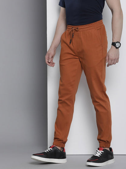 The Indian Garage Co Men Slim Fit Solid Mid-Rise Stretchable Chino Joggers