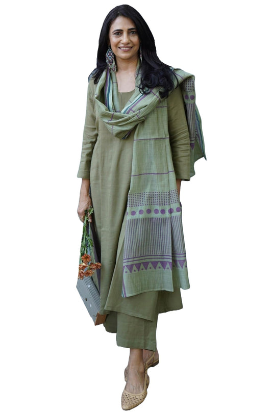 Gosriki WomenS Rayon Blend Straight Solid Kurta With Pant & Dupatta (Raja Saab Green-Gs_L_Green_Large)