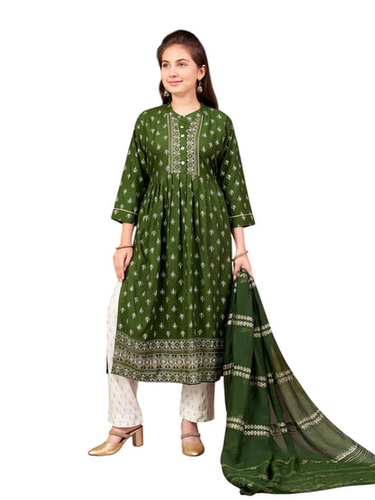 Aarika Girls Ethnic Wear Green-Off White Colour Foil Print Rayon Kurti Pant Set-8-15 Years (Kp-Sd-5979)
