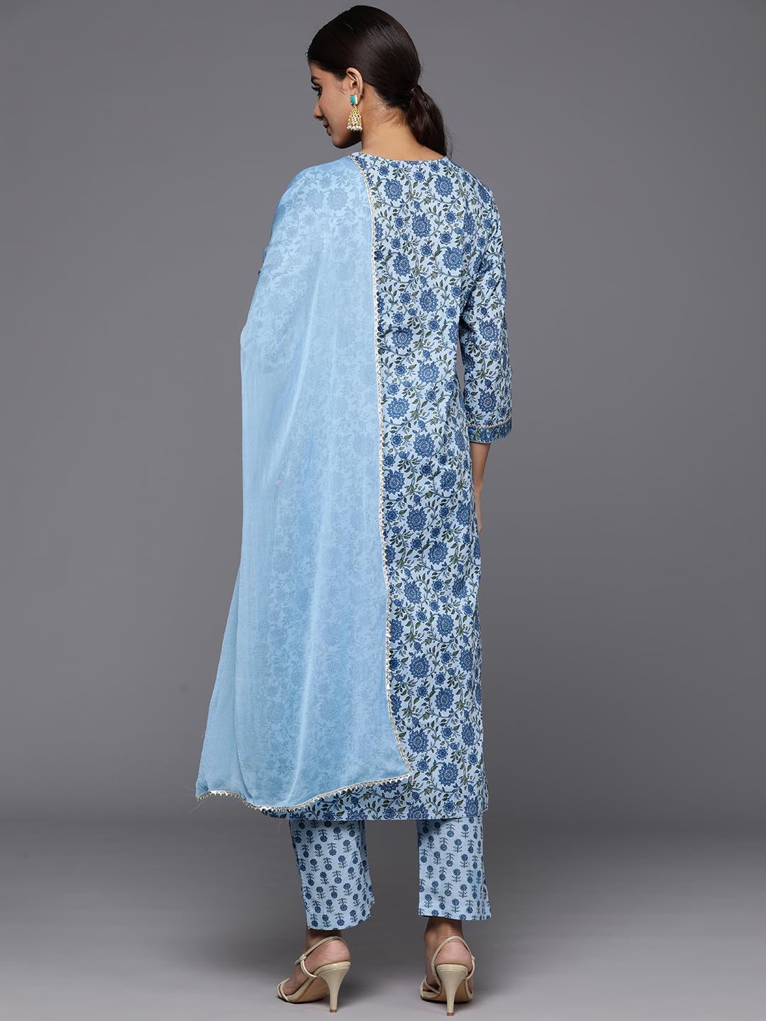 Varanga Women V Neck Collar Kurta Paired With Tonal Dupatta And Tonal Bottom.