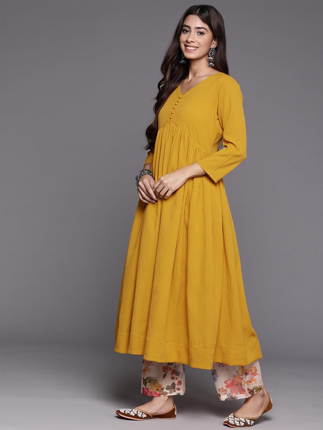Varanga WomenS Crepe Regular Kurta Set (Nv_Vskd31445_Vardup1404_Yellow