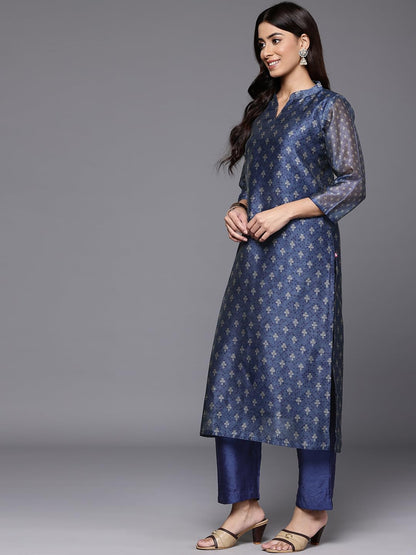 Varanga Women Blue Floral Printed Mandarin Collar Straight Kurta With Three-Quarter Sleeves, Paired With Solid Bottom And Printe