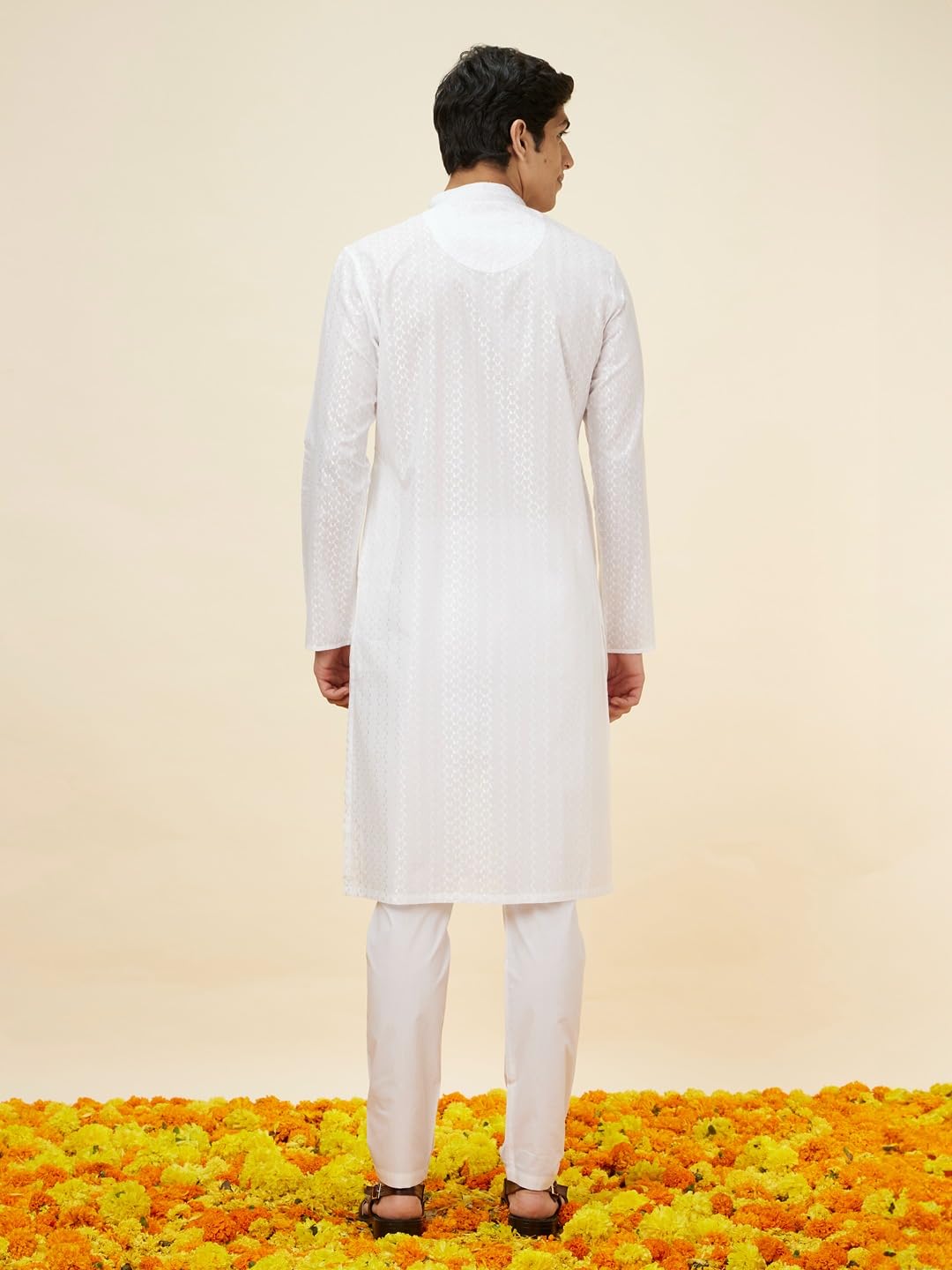 Manyavar MenS White Cotton Self Design Kurta Pyjama Set