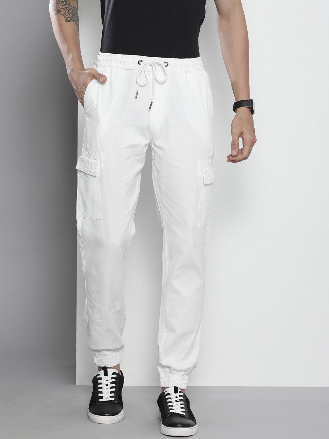 The Indian Garage Co Men Slim Fit Solid Mid-Rise Cuffed Cargos White
