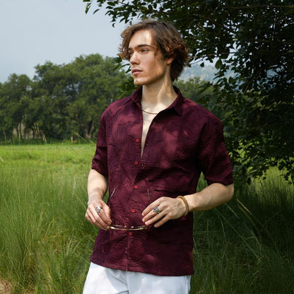 Campus Sutra Mens Wine Red Foliage-Tactile Shirt for Casual Wear | Spread Collar | Short Sleeve | Button Closure | Shirt Crafte