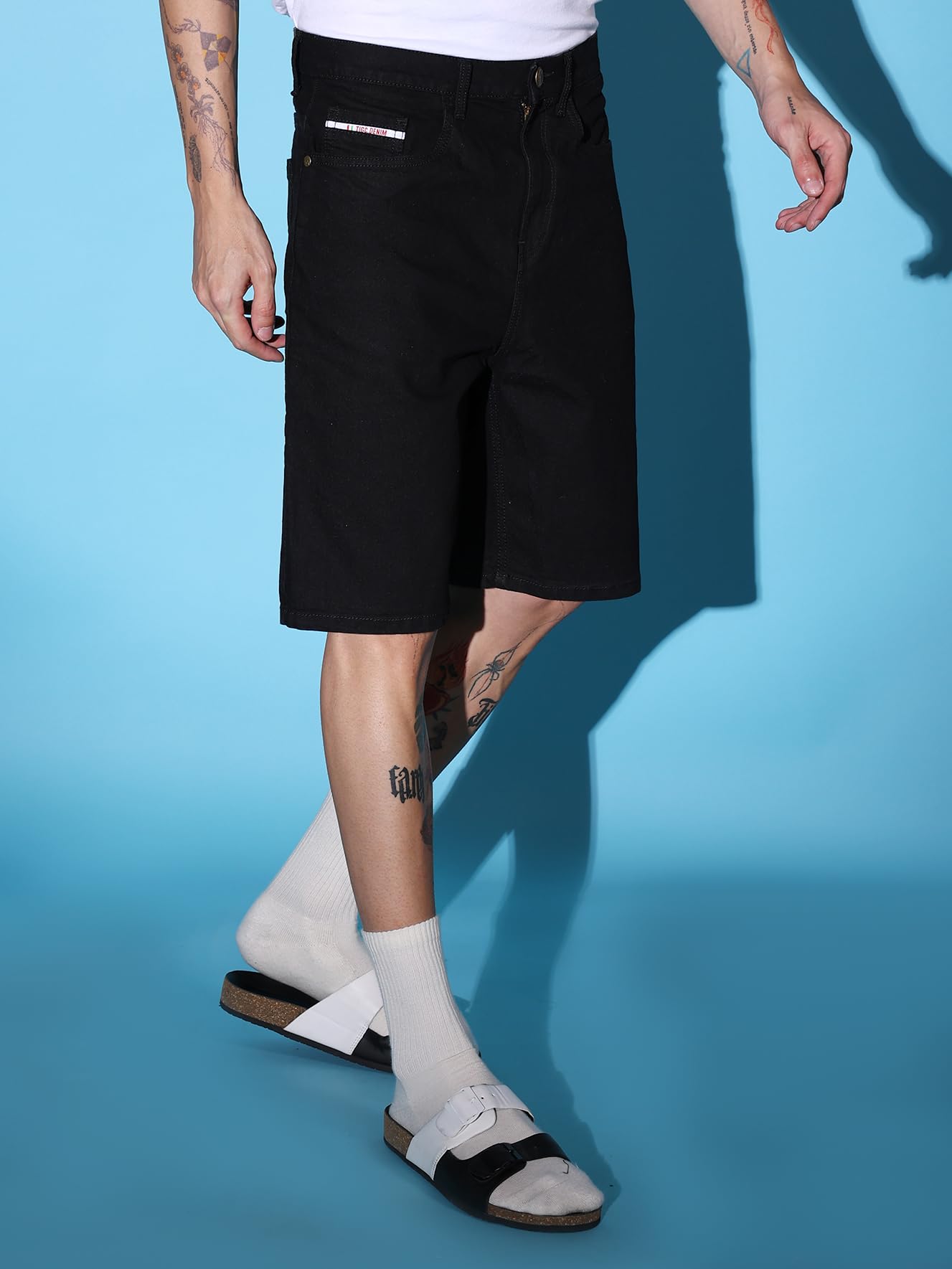 The Indian Garage Co Men Regular Fit Solid Mid-Rise Denim Shorts