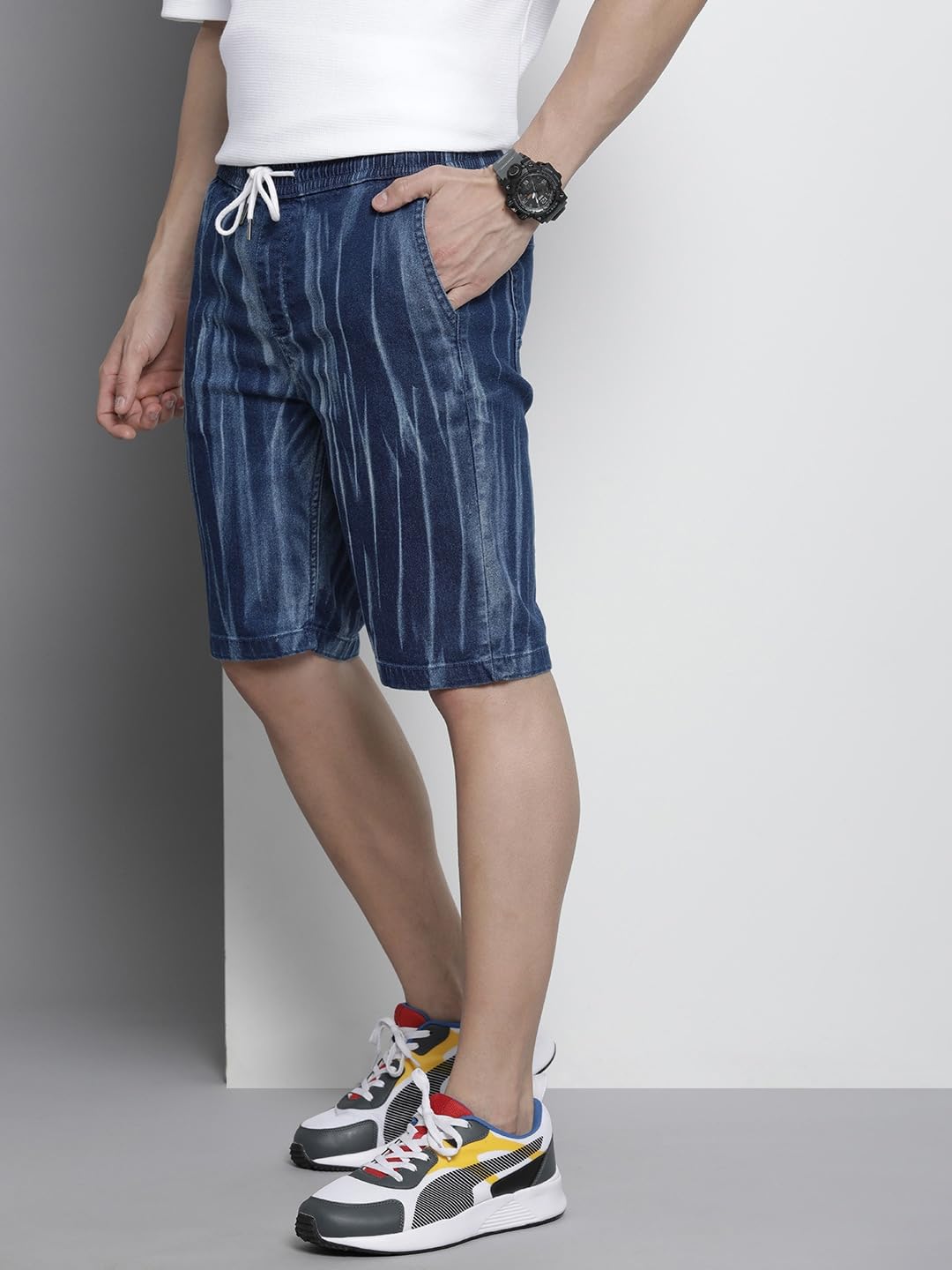 The Indian Garage Co Men Regular Fit Solid Mid-Rise Denim Shorts