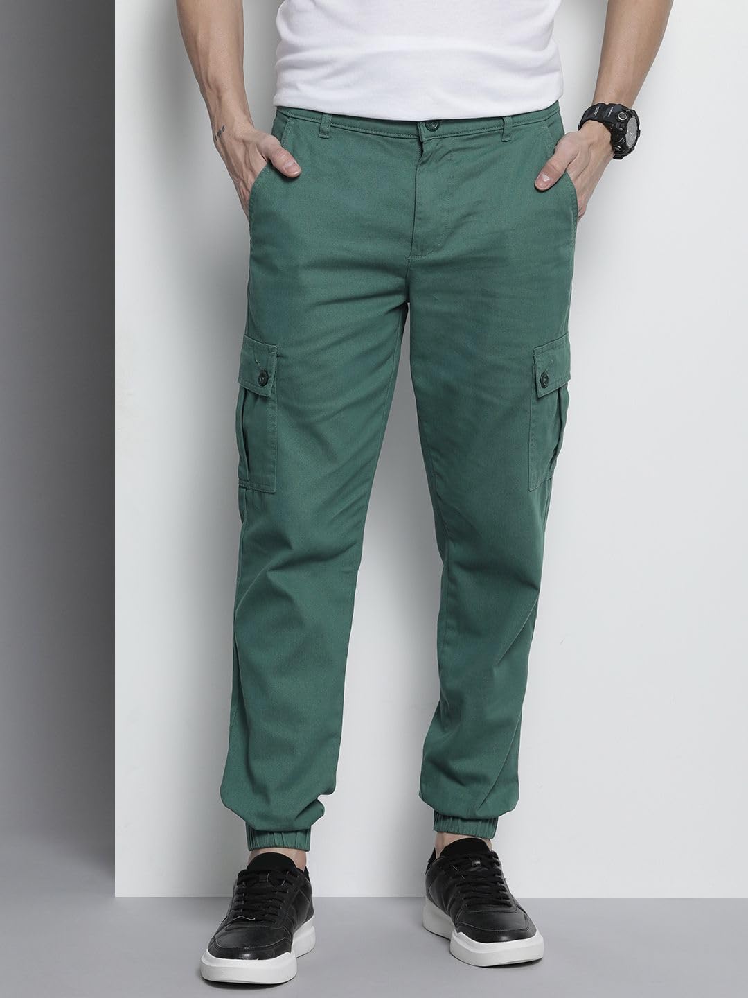 The Indian Garage Co Men Slim Fit Solid Mid-Rise Stretchable Cuffed Cargos
