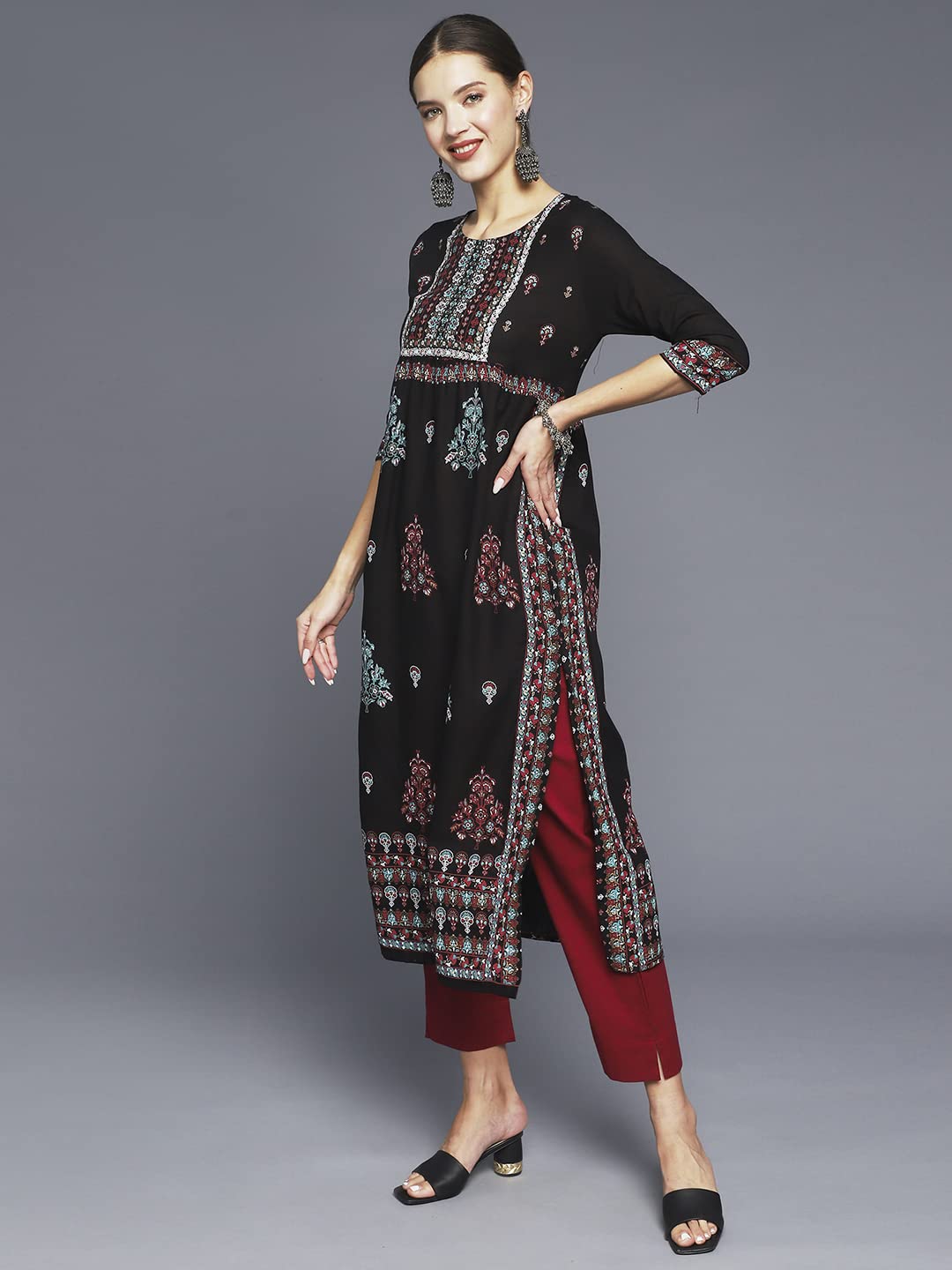 anubhutee Women's Rayon Black Ethnic Motifs Printed Straight Kurta