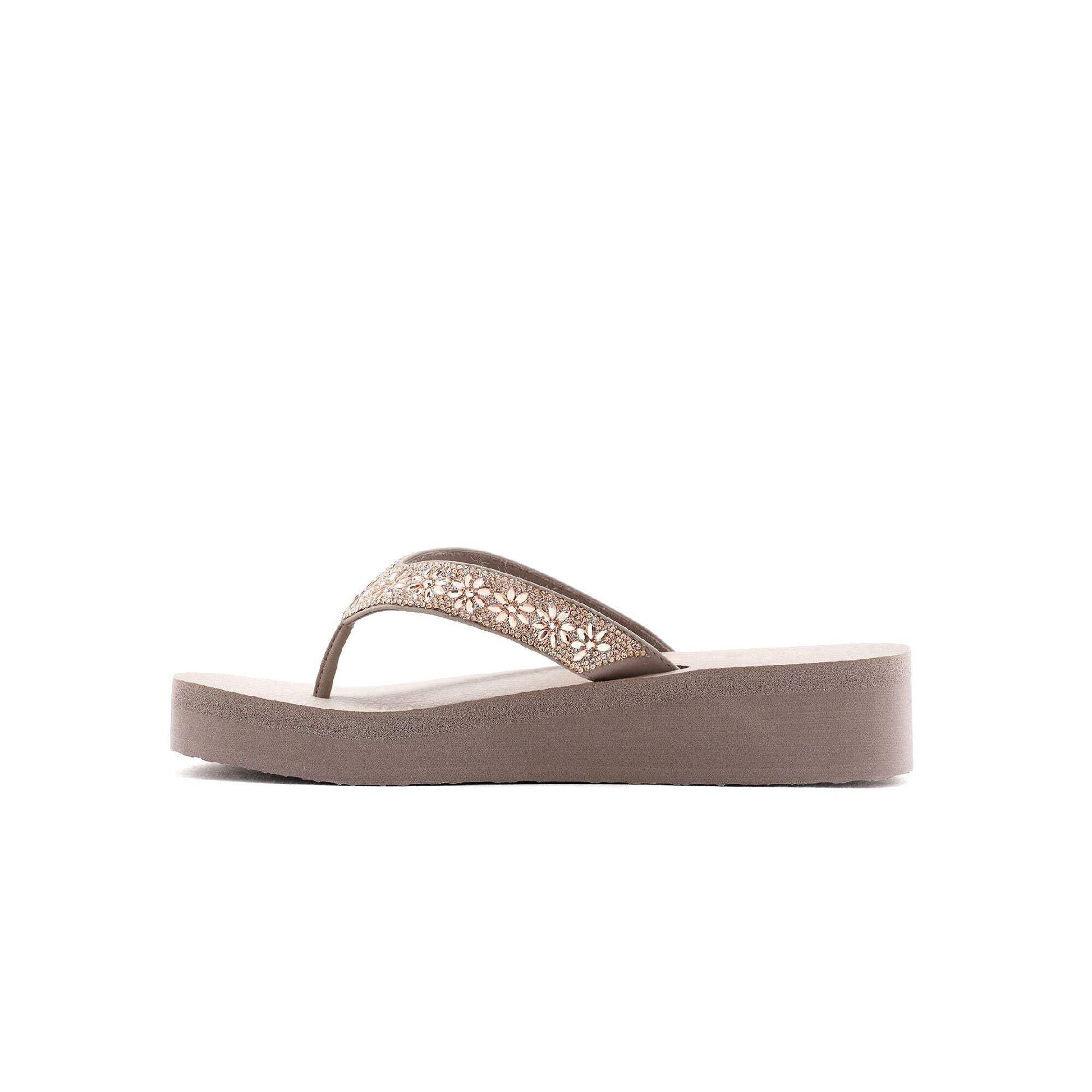 Skechers Women & Vinyasa Wild Daisies Cream Sandals & Floaters
