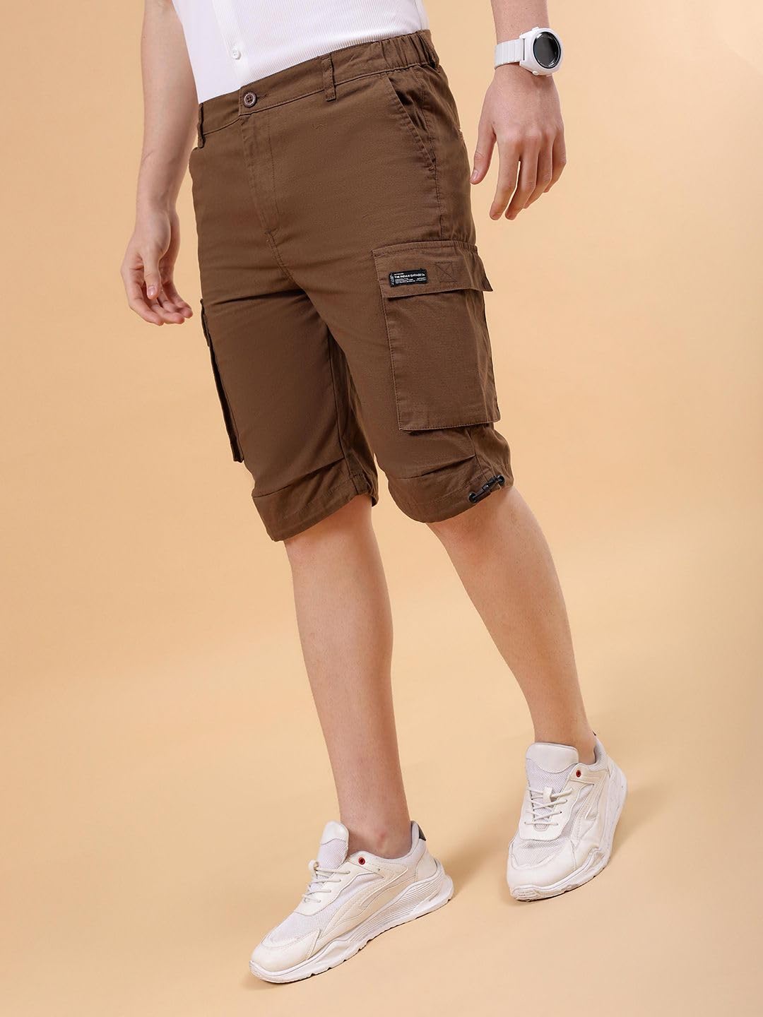 The Indian Garage Co Men Relaxed Fit Solid Mid-Rise Cargo Parachute Shorts Coffee Brown