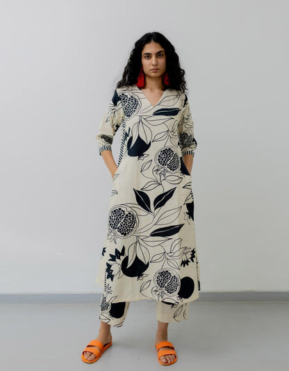 GoSriKi Women's Cotton Blend Printed Straight Kurta with Pants, XL, Beige, Model: ANAA-BEIGE-GS