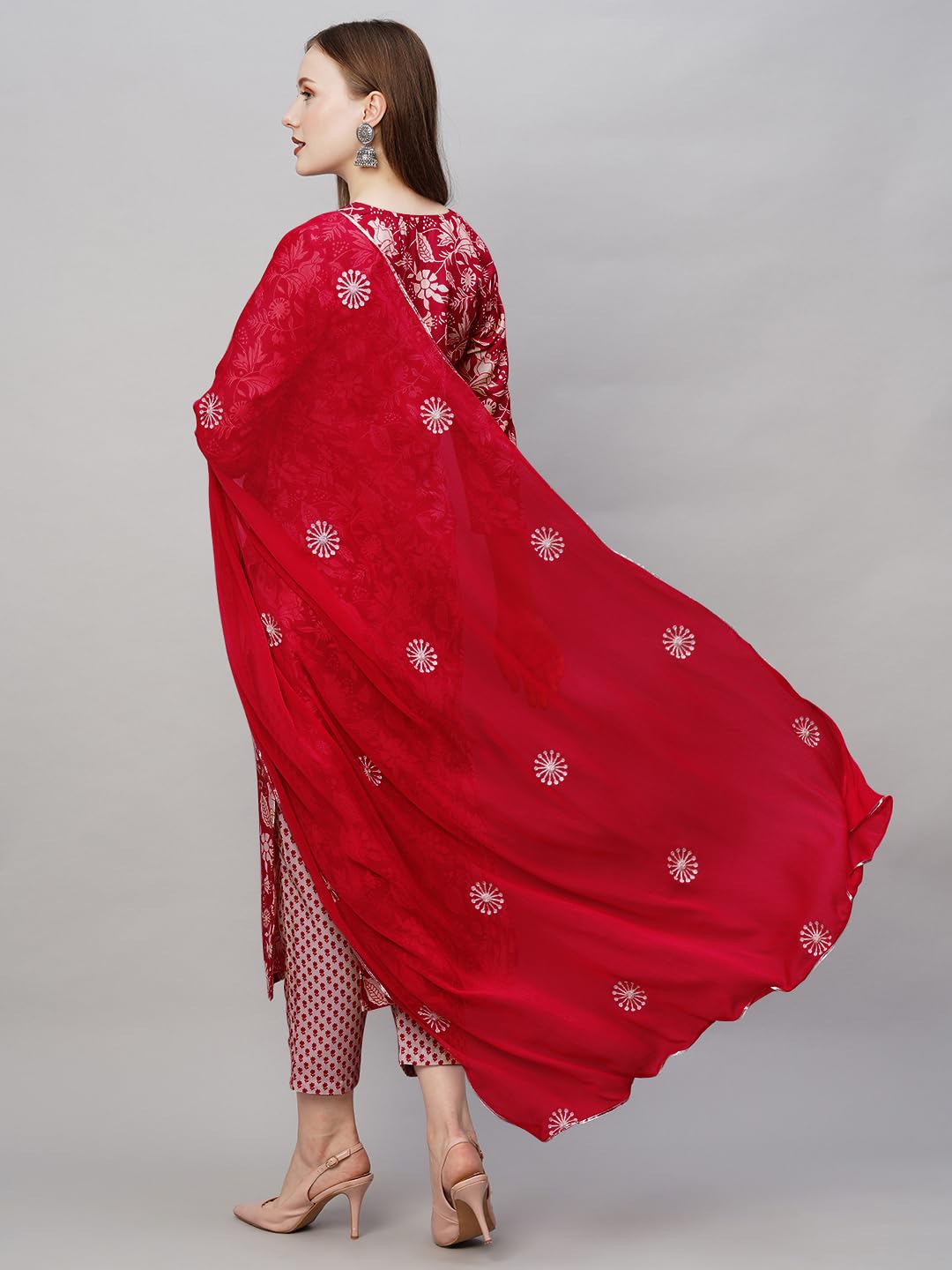 Gosriki WomenS Cotton Blend Straight Printed Kurta With Pant & Dupatta (Mei Red-Nw-Gs_Xl_Red_X-Large)