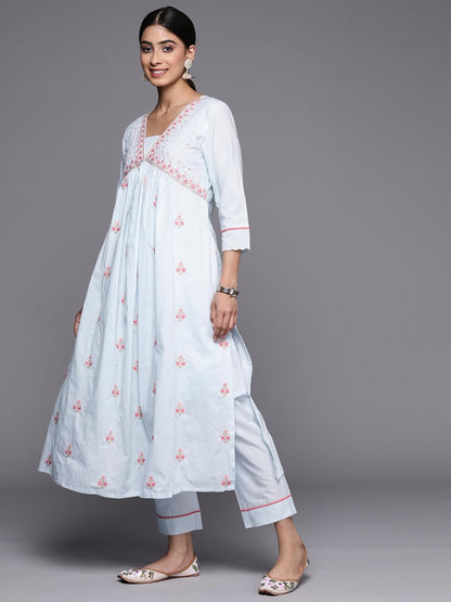 Varanga Women's Velvet Solid Regular Kurta Kurta Bottom Set