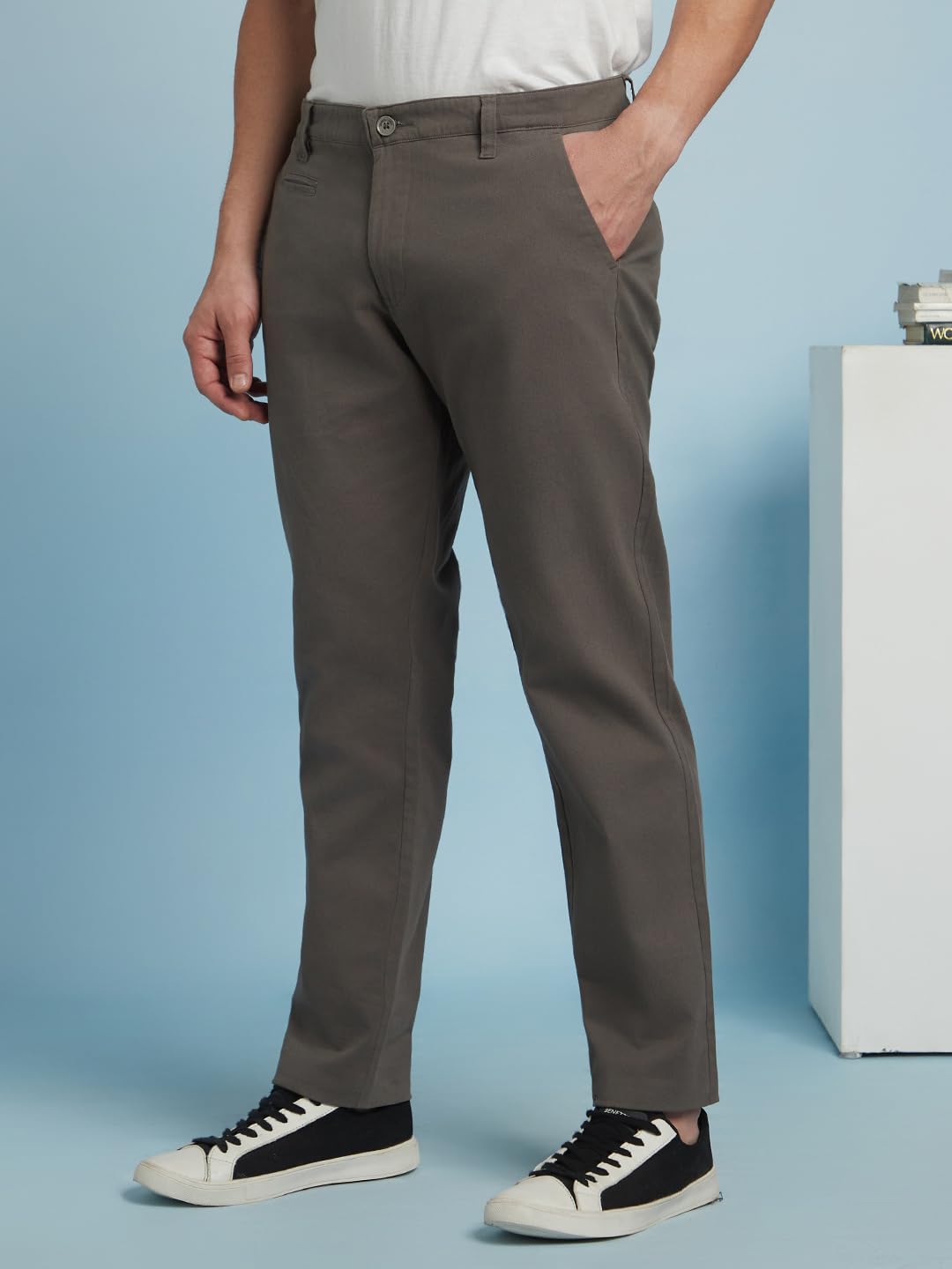 Dennis Lingo Men Solid Cotton Lycra Mid Rise Straight fit Chinos Aqua