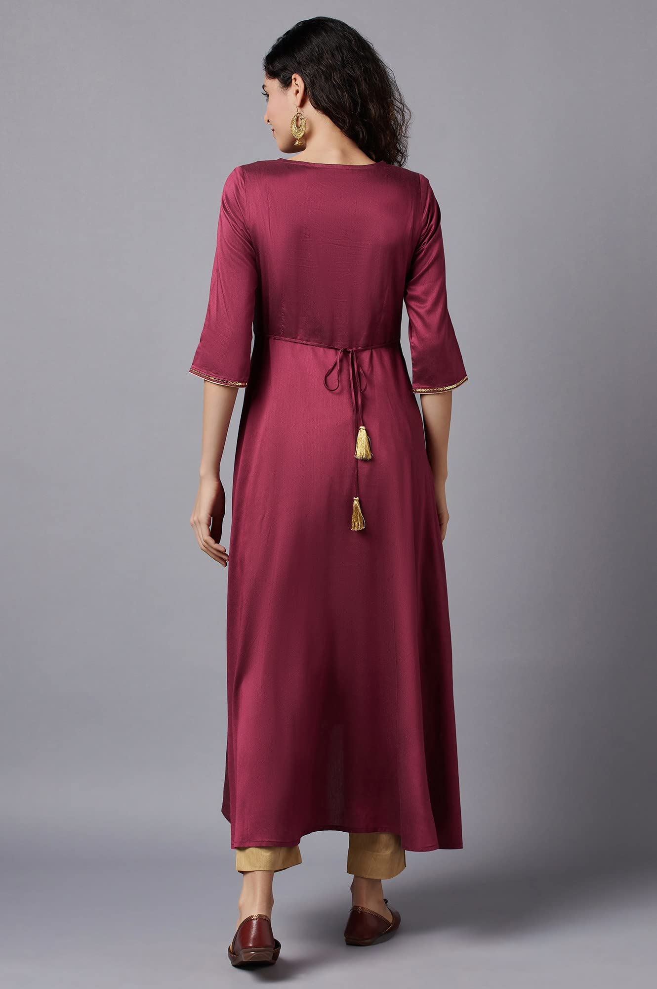 Aurelia Red Embroidered Regular Kurta with Zari