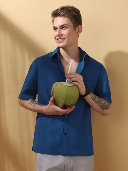 Dennis Lingo Men Relaxed Fit Teal Blue Half Sleeves Cotton Casual Shirt