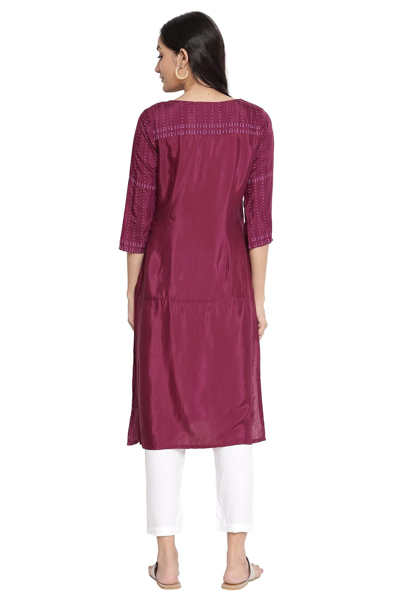 Aurelia Women's Viscose Wine Geometric Round Neck Straight Kurta