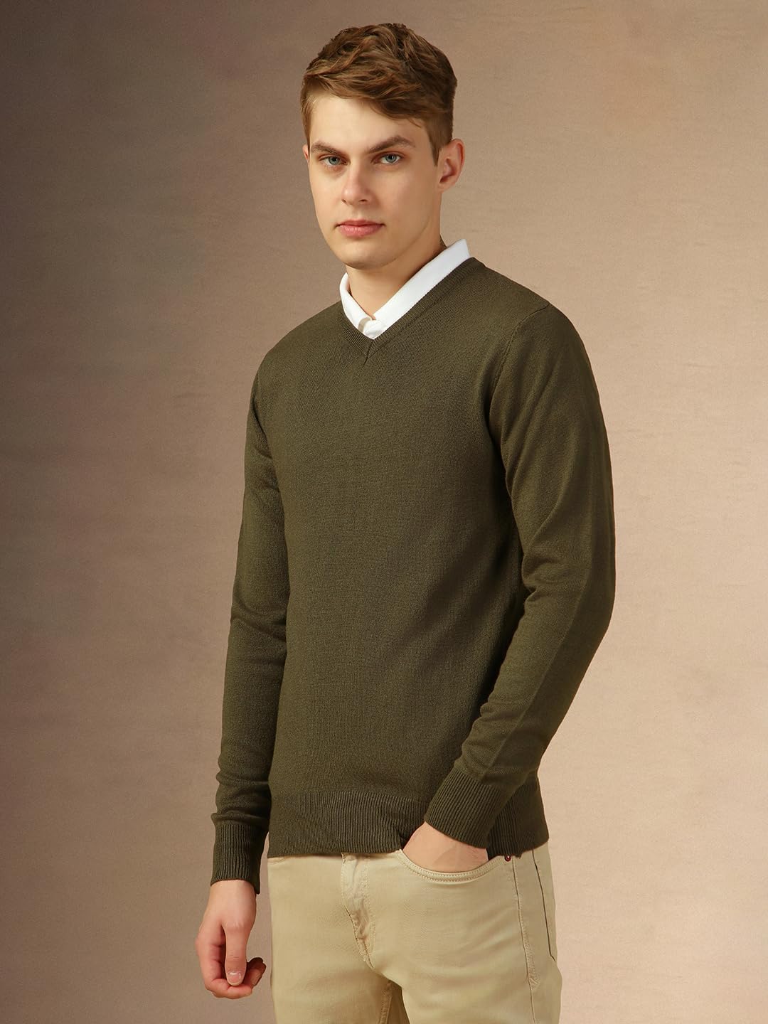Dennis Lingo Men Olive Solid Slim Fit Full Sleeve V Neck Pullover Sweater