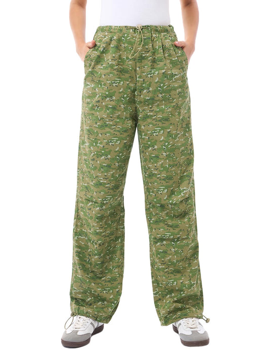 Bewakoof WomenS All Over Print 100% Cotton Parachute Pants - Oversized Fit_589653_Green_2Xl