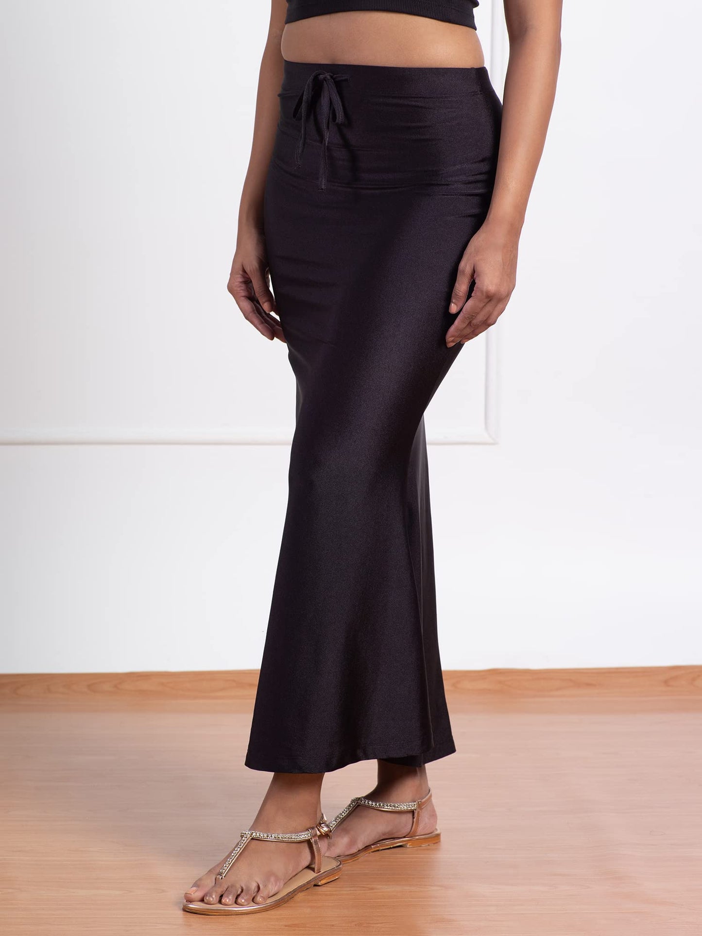 NYKD Everyday Saree Petticoat for Women - Shapewear with Drawstring, Side Slit, Mermaid Cut - Saree Shapewear, NYOE01, Black