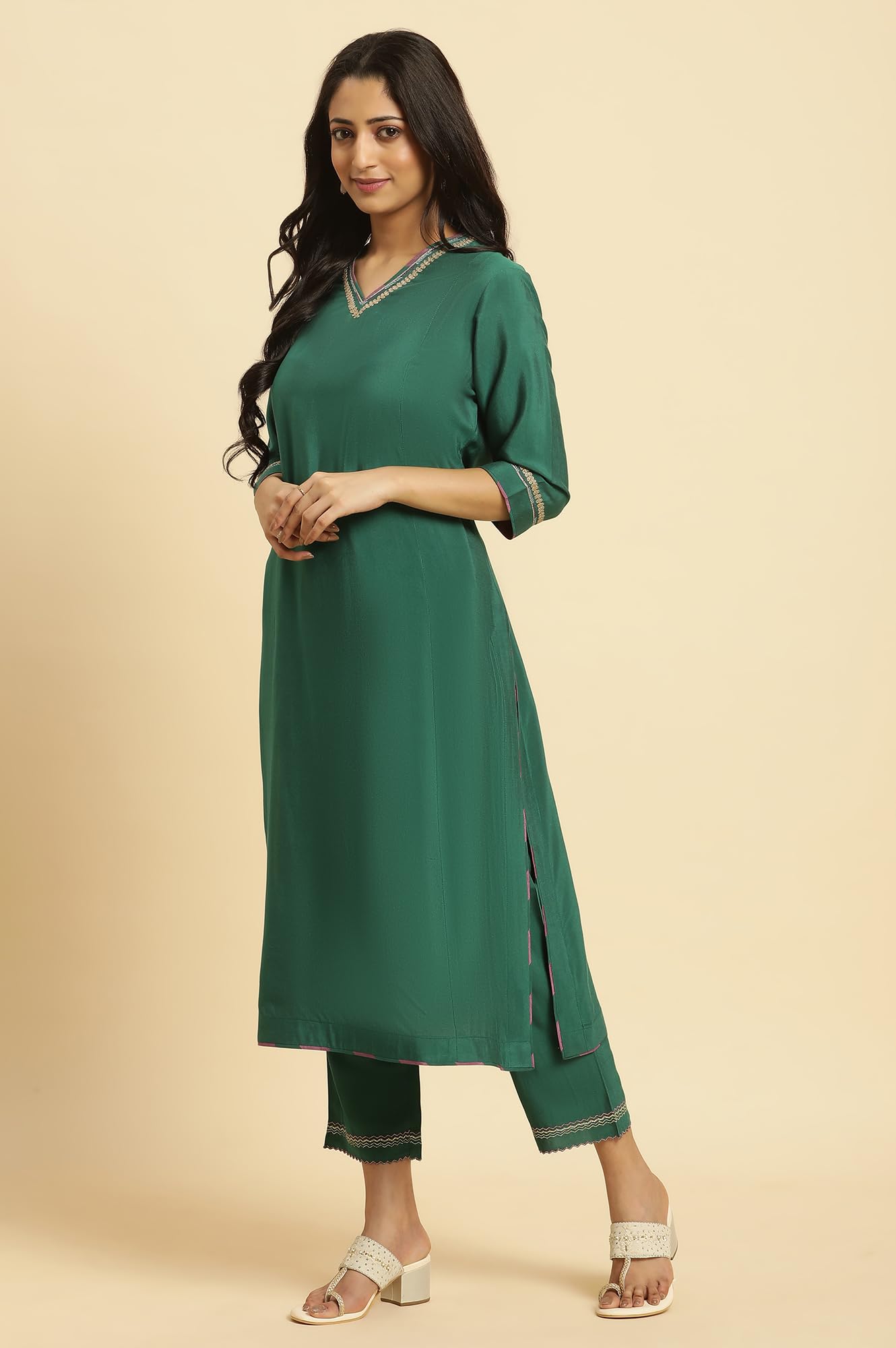 W For Woman Green Solid Kurta, Pants And Jacquard Dupatta (Size: L)-23Auws19528-220336