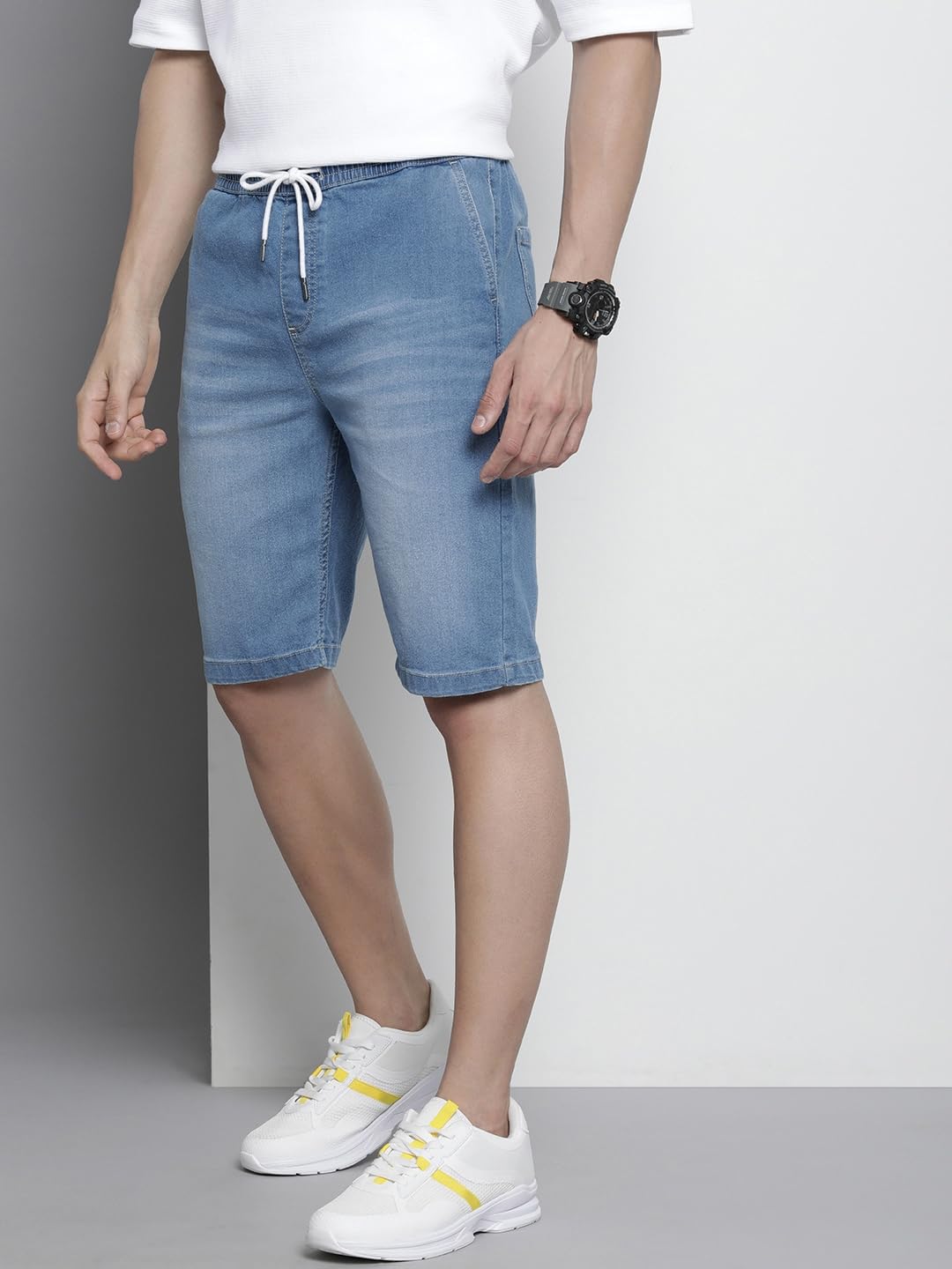 The Indian Garage Co Men Regular Fit Solid Mid-Rise Denim Shorts