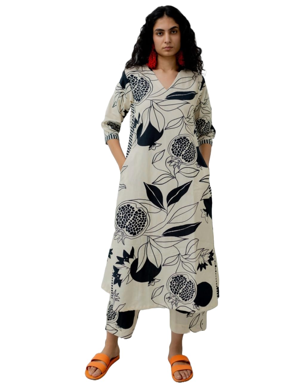 GoSriKi Women's Cotton Blend Printed Straight Kurta with Pants, XL, Beige, Model: ANAA-BEIGE-GS