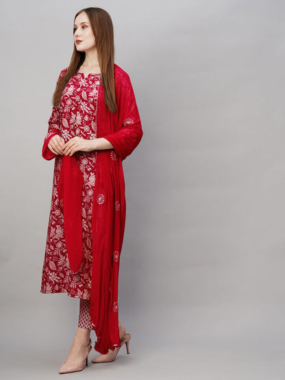Gosriki WomenS Cotton Blend Straight Printed Kurta With Pant & Dupatta (Mei Red-Nw-Gs_Xl_Red_X-Large)