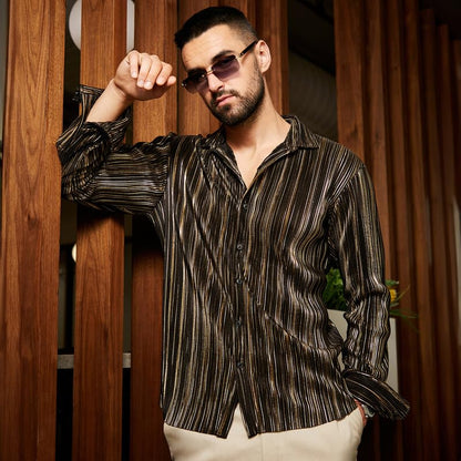 Campus Sutra MenS Jet Black & Metallic Gold Pleat-Creased Shirt For Casual Wear | Spread Collar | Long Sleeve | Button Closure