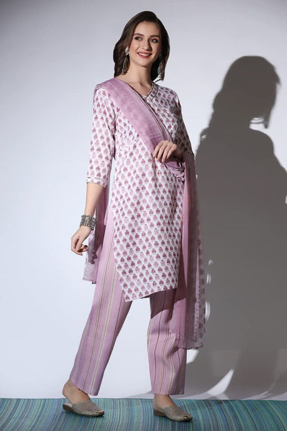 DHRUVI TRENDZ Women's Cotton Blend Floral Kurta Set with Dupatta | Kurta Set | Festive Kurta Set | Regular Fit Kurta