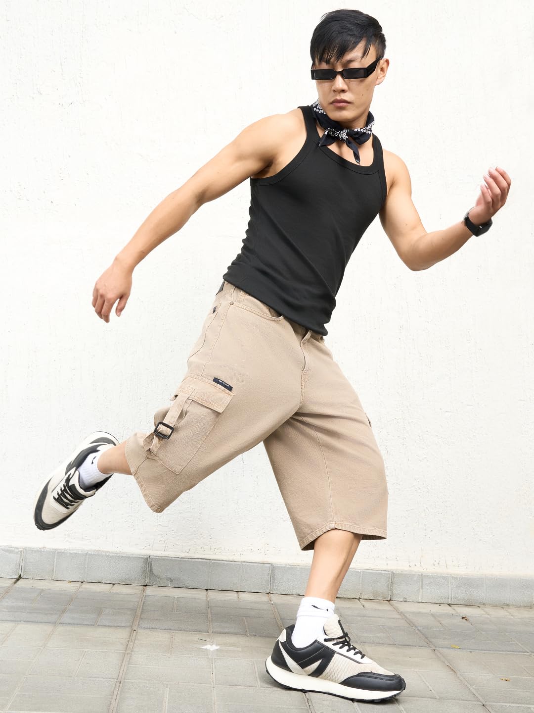 Hubberholme Men Cotton Relaxed Fit Mid-Rise Knee Length Shorts 1 Beige