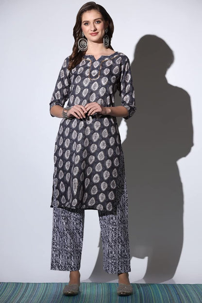 DHRUVI TRENDZ Kurti for Women | Cotton Blend Batik Leaf Printed Straight Kurtis | Boatneck Knee Length Kurtis for Women | Indian Kurta Perfect for Festival | Gift for Women |