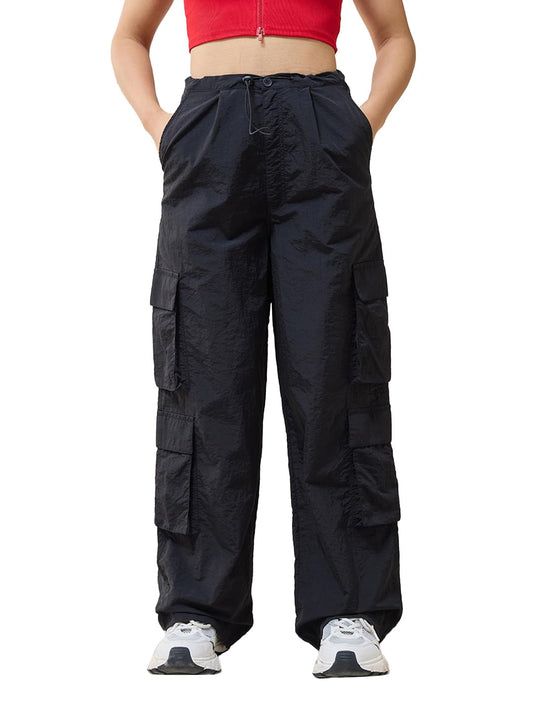 Bewakoof Women Low Rise Solid Baggy Oversized Fit Nylon Cargo Parachute Casual Pants_628735_Black_L