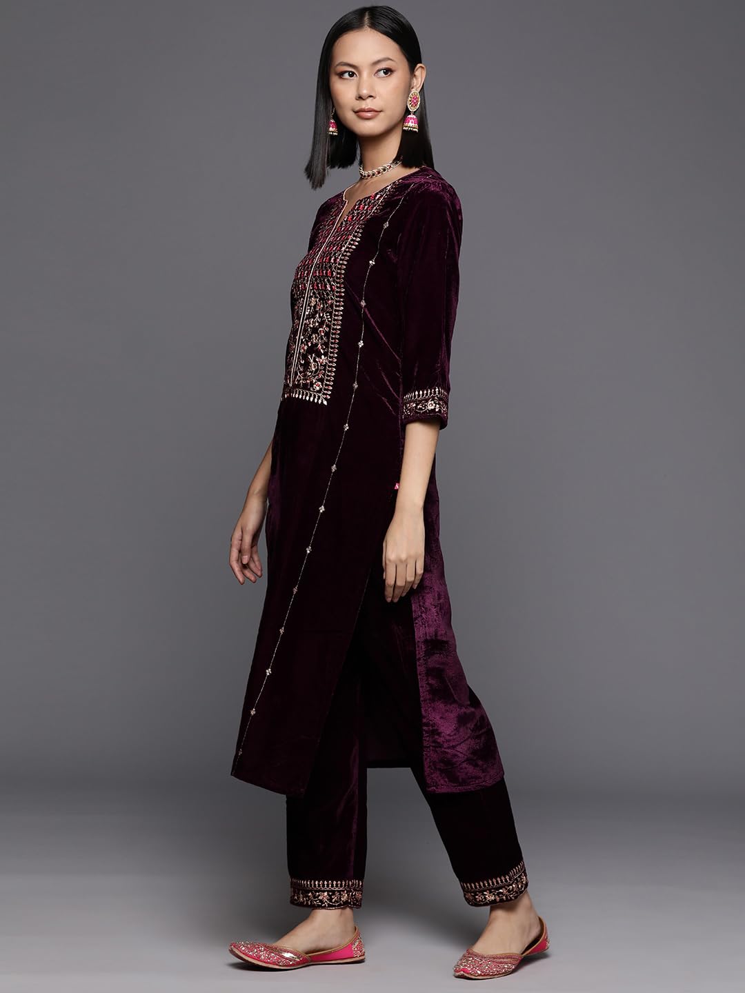 Varanga Women's Velvet Solid Regular Suit Set