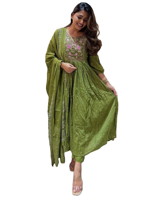 ANNI DESIGNER Womens Rayon Blend Embroidered Anarkali Kurta with Pant & Dupatta (Kanota Green_S_Green_Small)