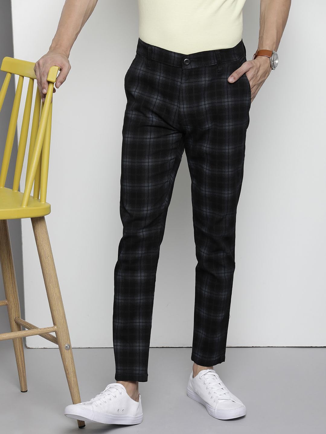 The Indian Garage Co Men Slim Fit Checked Mid-Rise Stretchable Chinos Black