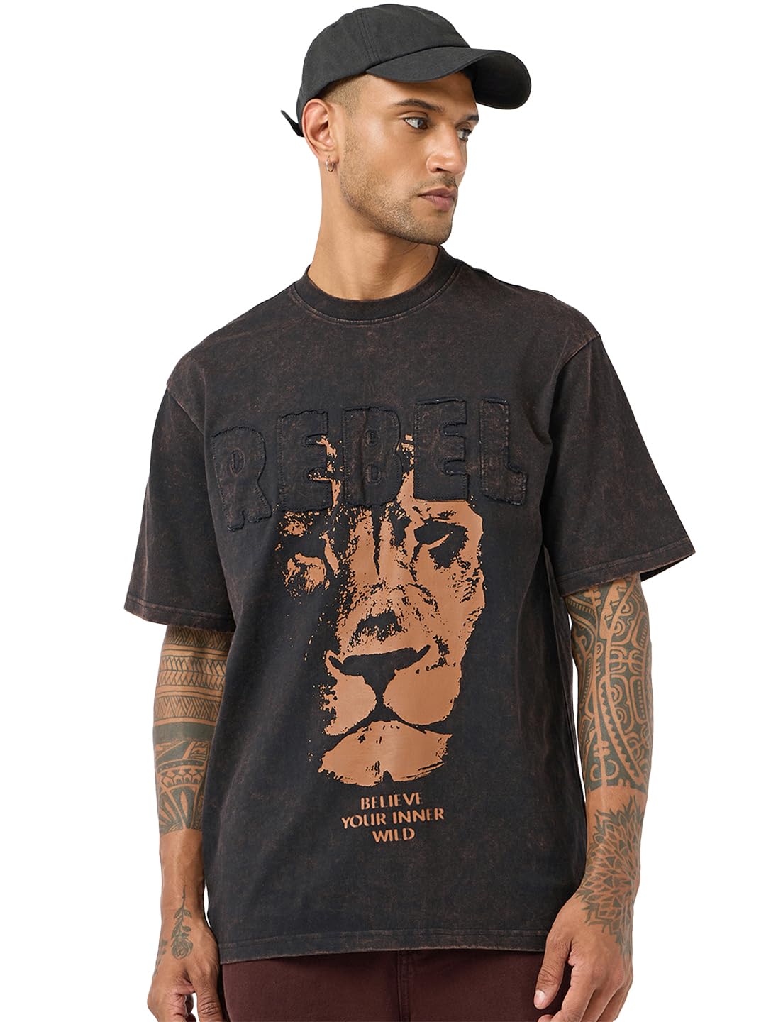 Bewakoof MenS Self Design Oversized Fit Half Sleeve Round Neck Cotton T-Shirt_687493_Black_M