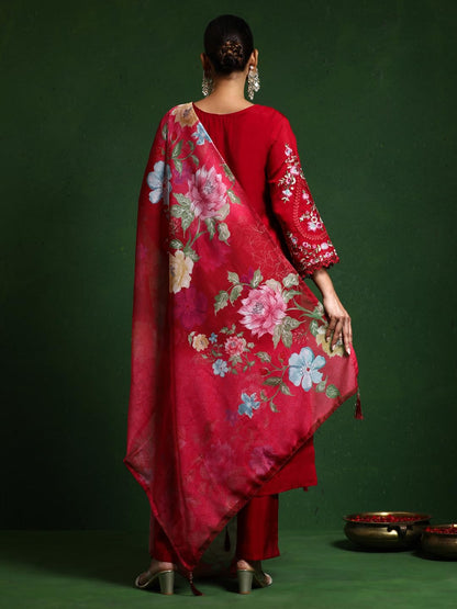 Varanga Women Floral Heavy Thread Embroidered Schffili Hem Kurta With Trouser & Dupatta