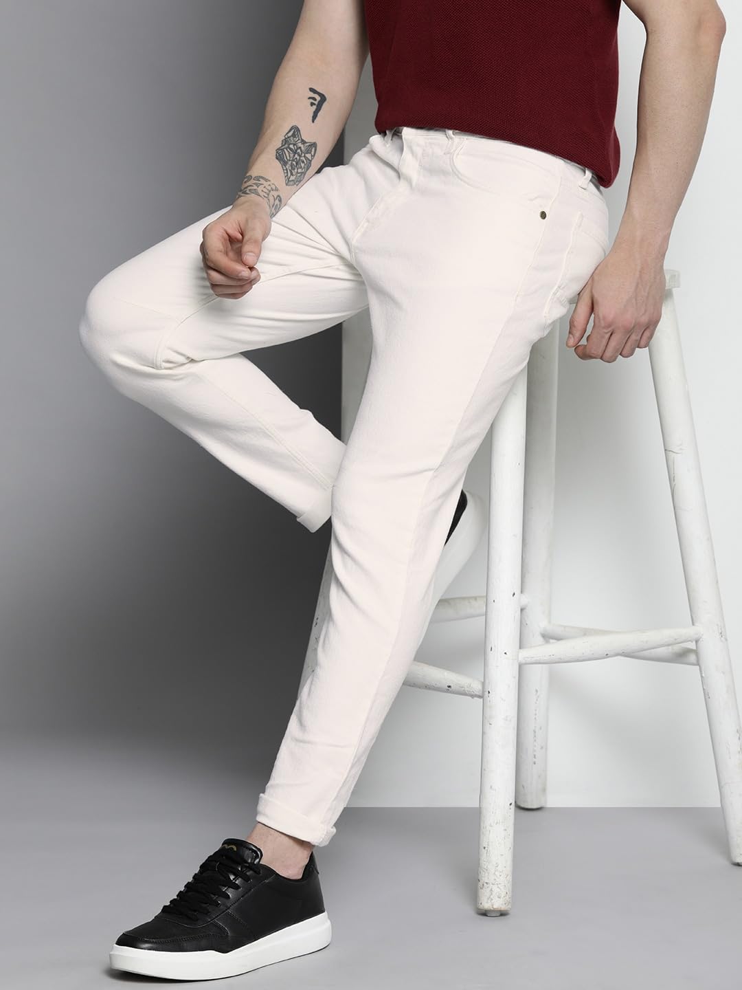 The Indian Garage Co Men Carrot Fit Solid Mid-Rise Stretchable Jeans White